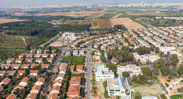 נס ציונה – גוש – 3743